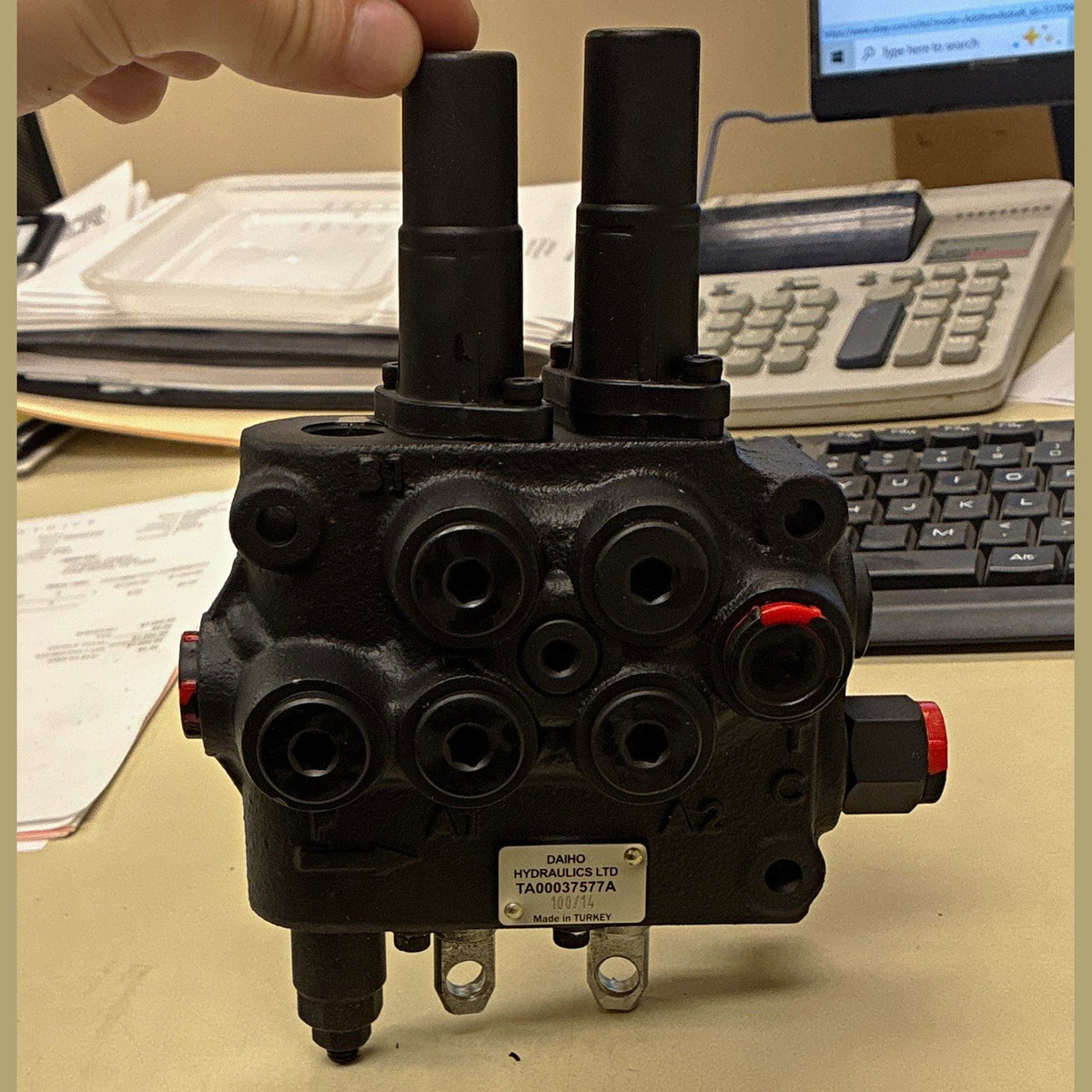 Brandon/TYM/Kukje loader control Valve 100 l/min 14 MPa 1/2 in TA00037577A